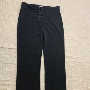 🍁. UNE WOMENS BLACK PANTS SIZE L. 🍁